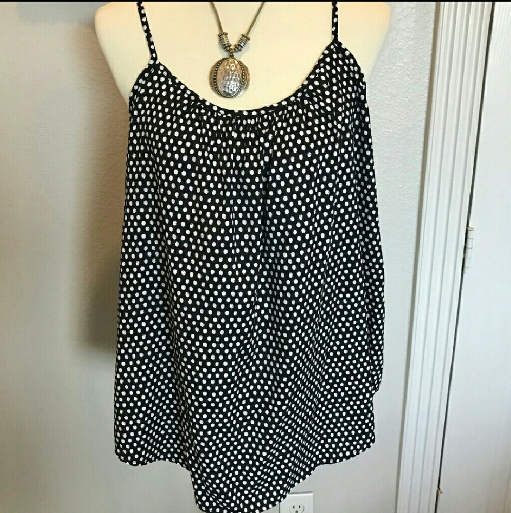Size XXL (20) black and white polka dotted